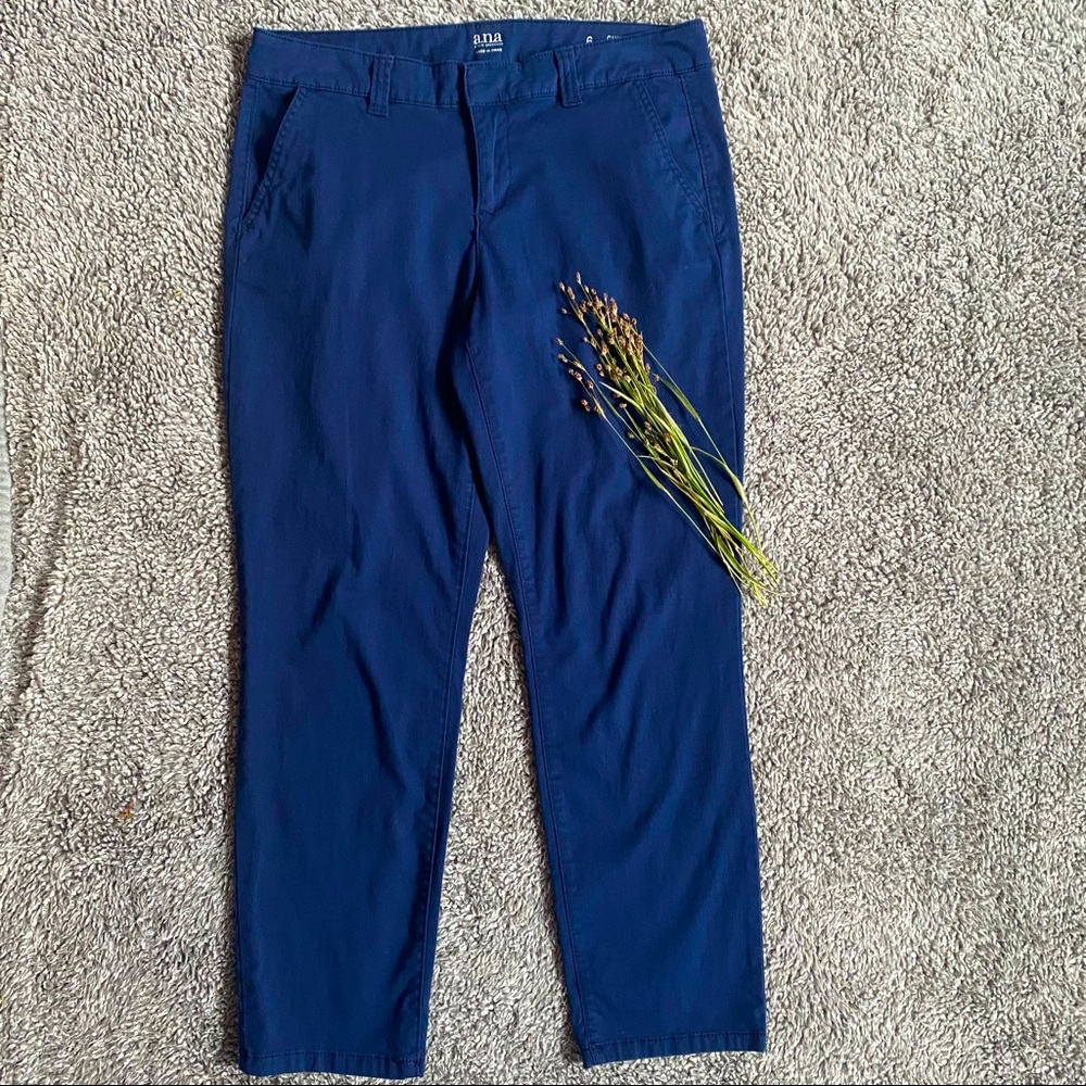 Navy 3/4 Legnth Trousers
